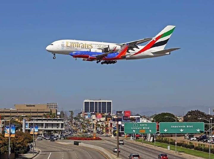 airbus-a380-vs-boeing-b737-on-approach-t